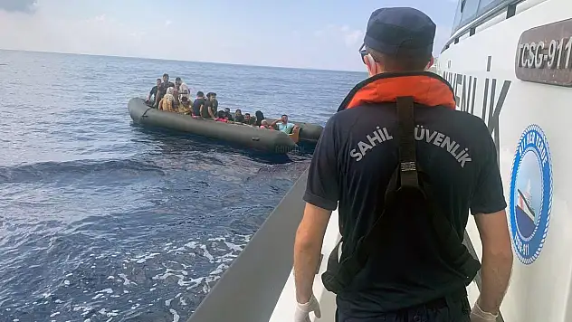 Yunanlılar Botun Motorunu Söküp Türk karasularına İtti