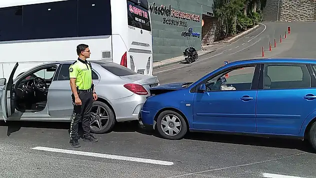 Zincirleme Kazada 1 Kişi Yaralandı