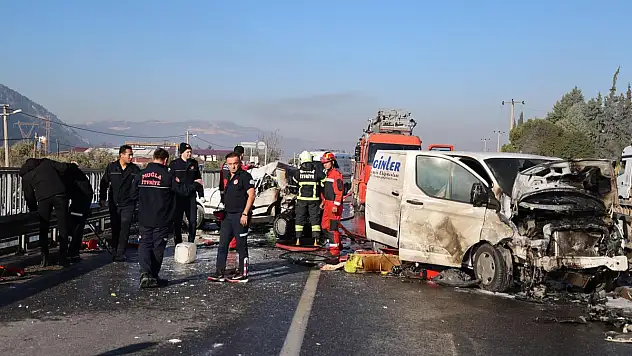Zincirleme Kazada 1'i Ağır 7 Kişi Yaralandı