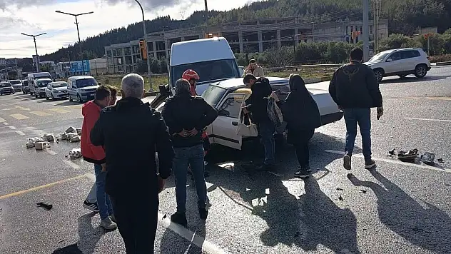 Zİncirleme Trafik Kazası: 5 Yaralı