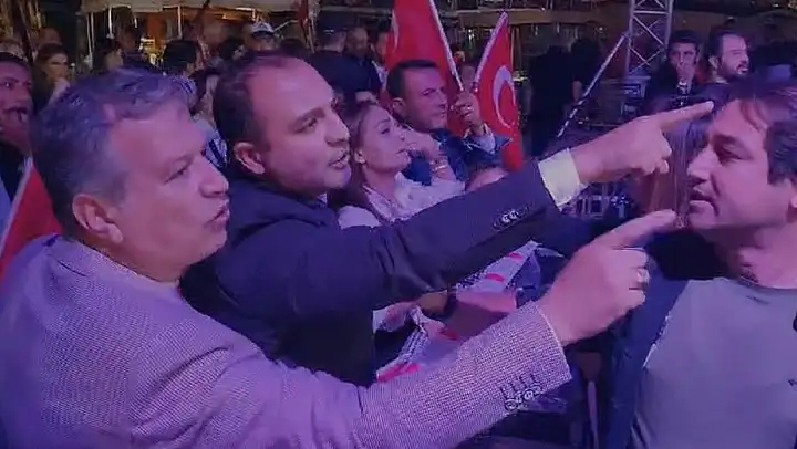29 Ekim Kutlamasında Kazmaz Gerginliği