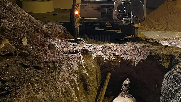 Bitez'de Meydana Gelen DSİ Arızası Vatandaşı Bıktırdı