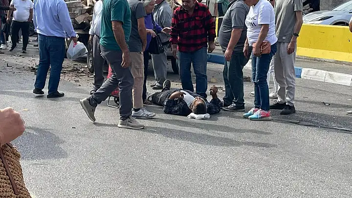 Bitez'de Zincirleme Kaza: 3 Yaralı, 5 Araç Hasar Gördü