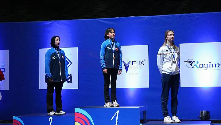 Büyükşehir Okçusu Hazal Avrupa Şampiyonu