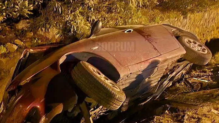 Kanala Düşen Arabadan Burnu Bile Kanamadan Çıktı