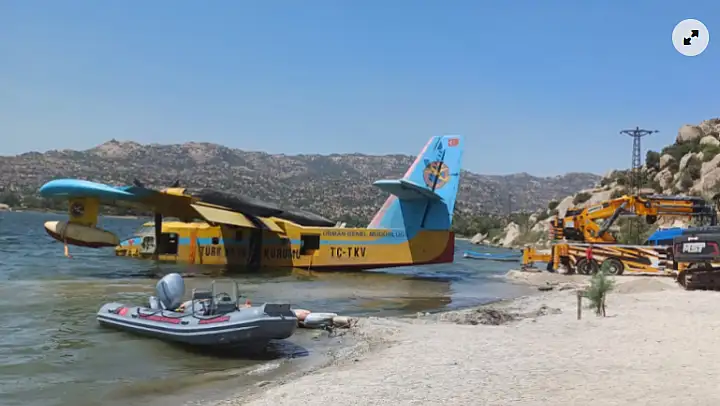THK Yangın Söndürme Uçağı Bafa Gölü'ne Düştü: Enkaz Kurtarıldı