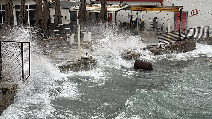 Bodrum’da fırtına 80 kilometre hıza ulaştı