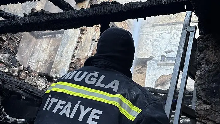 Ev yangını can aldı