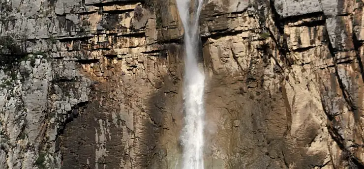 104 metrelik 'Su Uçkun Şelalesi' doğaseverlerin yeni gözdesi