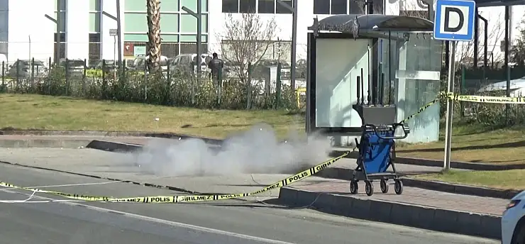 Alışveriş merkezindeki durakta şüpheli valiz paniği