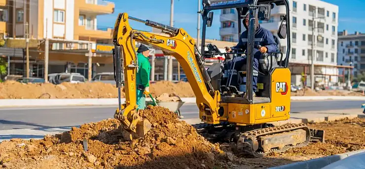 Bozulan yollar onarılıyor