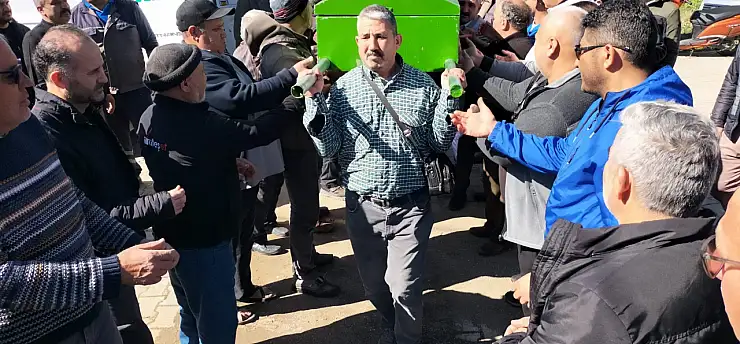 Görevi başında kalp krizi geçirerek hayatını kaybetti