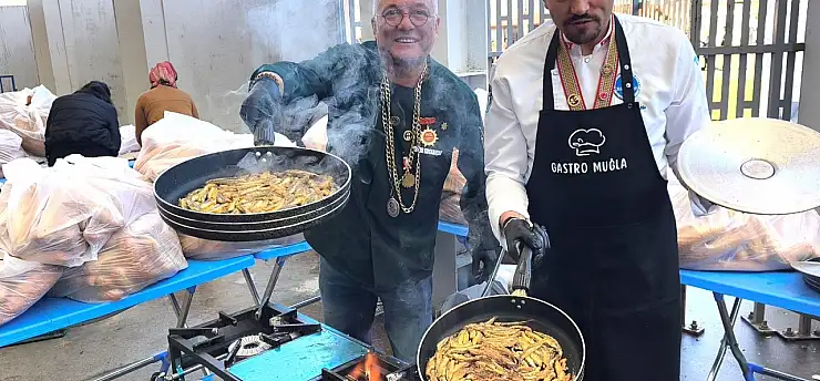 Hamsi şöleninde 5 ton balık ikram edildi