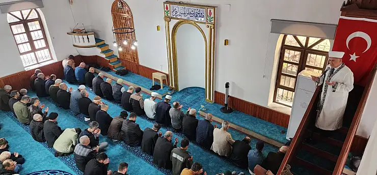 Köyceğiz'de deprem şehitleri için dua ve lokma hayrı yapıldı