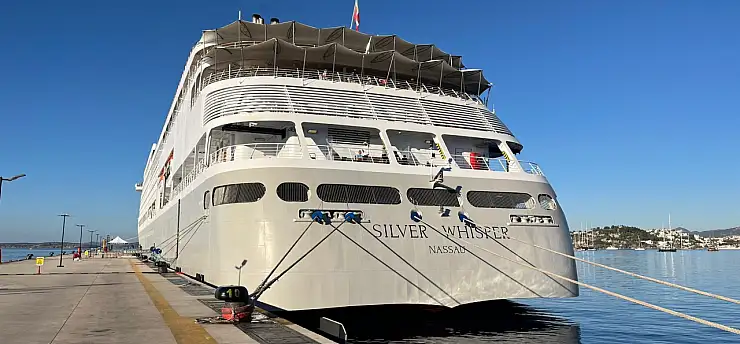 Silver Whisper Bodrum'a demir attı