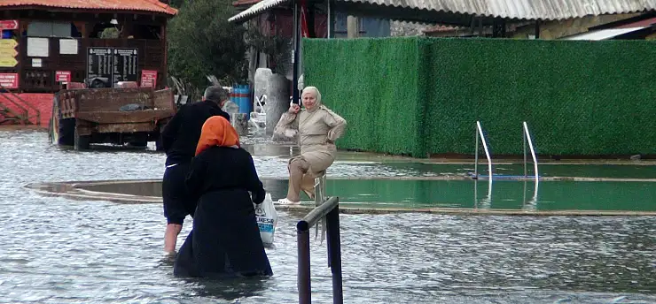 Sular altında şifa arayışı