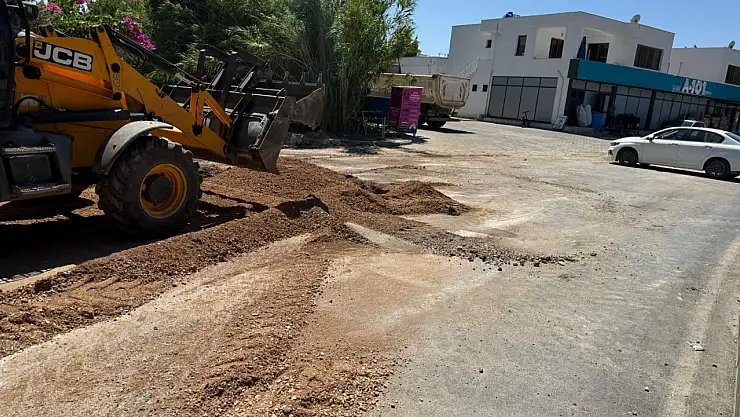 10 gündür süren su patlağına müdahale başladı !