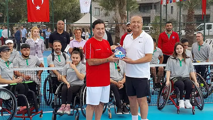 100'üncü Yıl Tekerlekli Sandalye Tenis Turnuvası Başladı