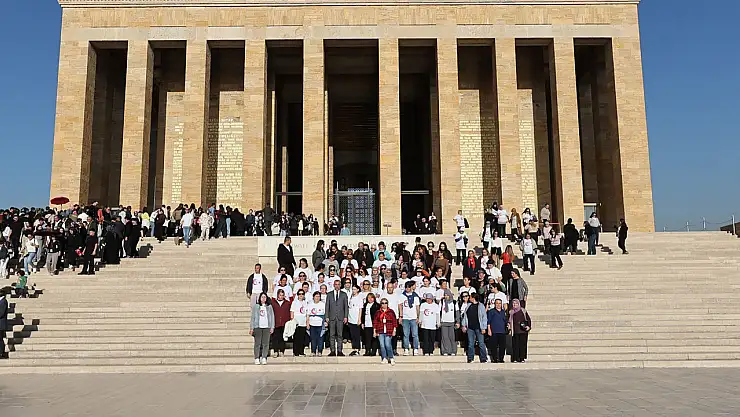 102 kadın Cumhuriyet'in 102. yılında Anıtkabir'de
