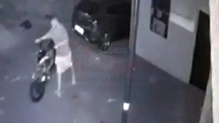 112 Sağlık Görevlisinin Motosikleti Çalındı Hırsızın Görüntüleri Güvenlik Kamarasına Yansıdı