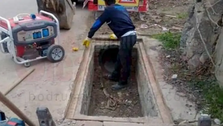 Bahçe Demirlerinden Sonra Mazgalları da Çaldılar