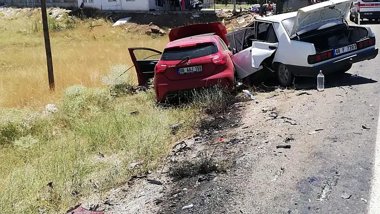 2 Aracın Çarpıştığı Kazada 1 Kişi Öldü, 2 Kişi Yaralandı