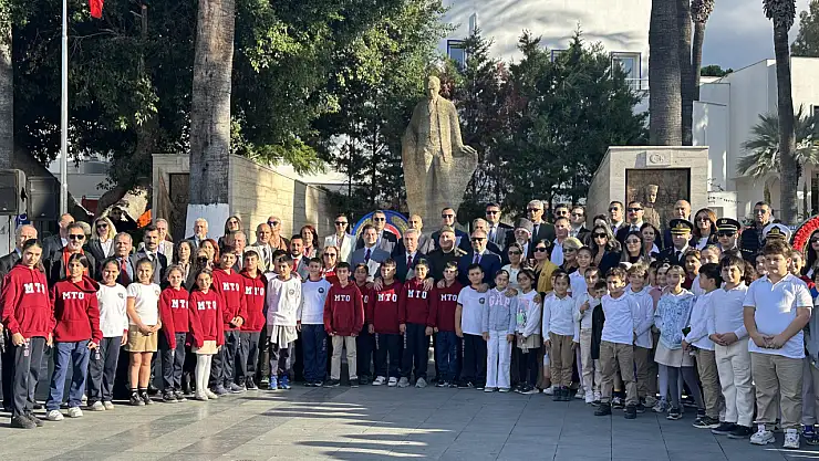 24 Kasım Öğretmenler Günü anlamlı bir törenle kutlandı