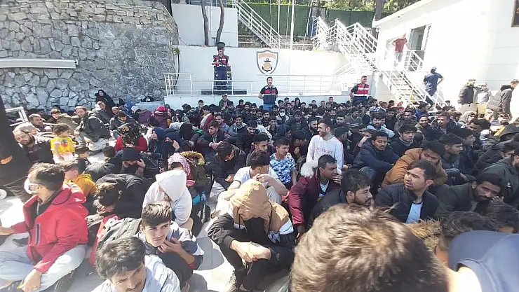 289 Göçmen ve 4 FETÖ Üyesi Yakalandı