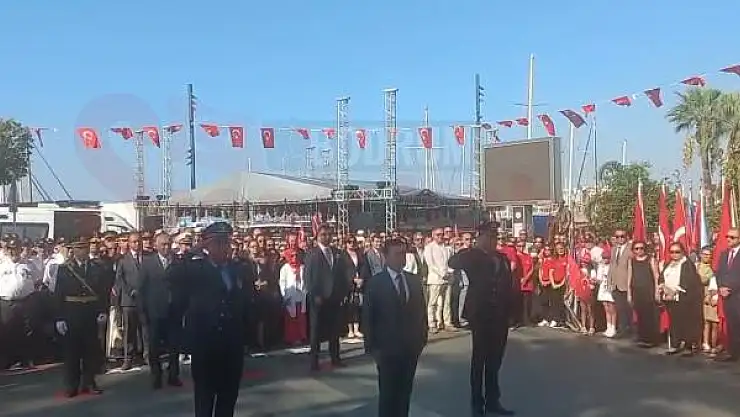 30 Ağustos Kutlamaları Çelenk Sunma Töreni ile Başladı