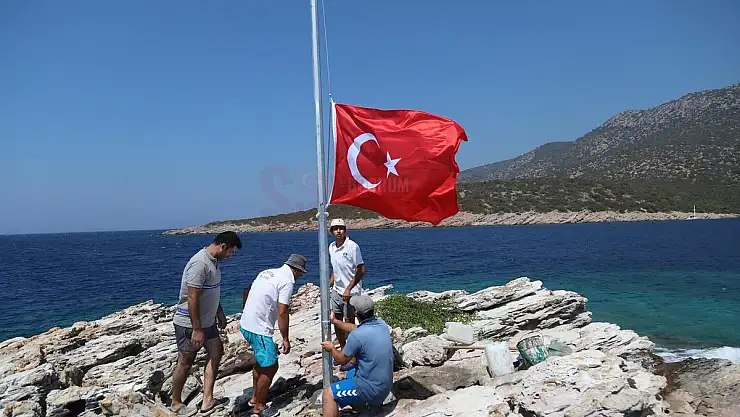 Ada ve Koylardaki Bayraklar Yenileniyor