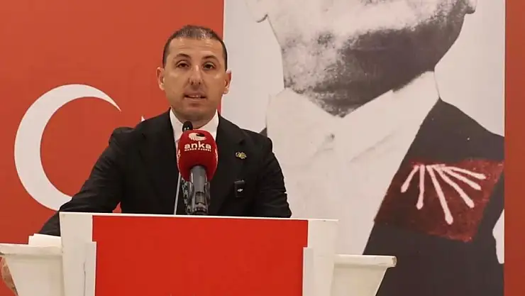 Aday olmayacağını duyurdu