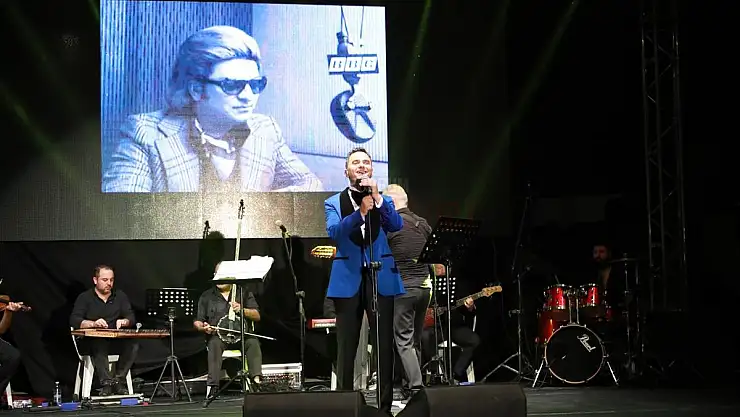 Anma Gecesine Binlerce Kişi Katıldı