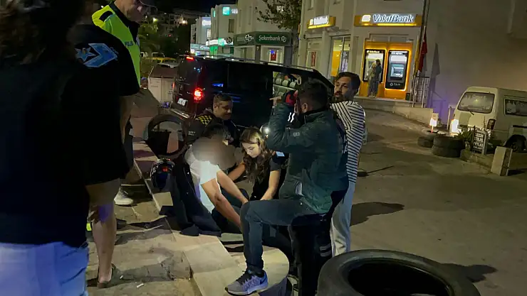 Araca çarpan kurye düşerek yaralandı