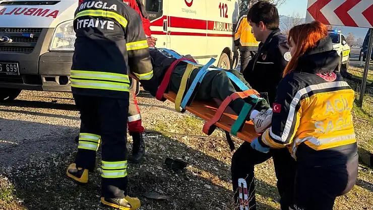 Araçlarda Sıkışan Yaralılar Ekiplerce Kurtarıldı, 3 Yaralı