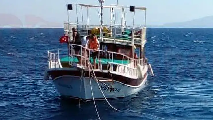 Arıza Yapan Tur Teknesini KIYEM 6 Kurtardı