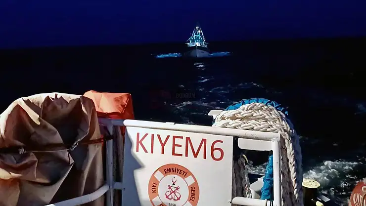Arızalanan Tekneyi KIYEM Ekipleri Kurtardı