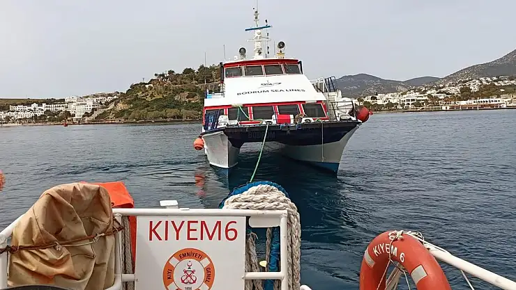 Arızalanan Yolcu Teknesini KIYEM Ekipleri Kurtardı