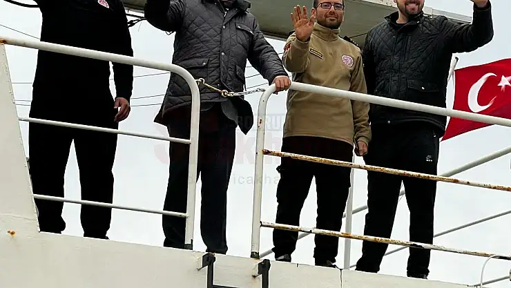 Aydın Ayaydın'ın S.O.S Mesajını Alan Gemiler 'Temizlik' İçin Geldi