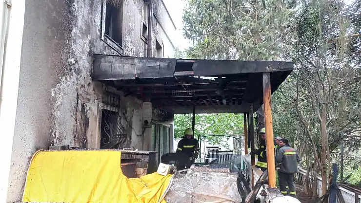 Balkonda Çıkan Yangın Korkuya Sebep Oldu