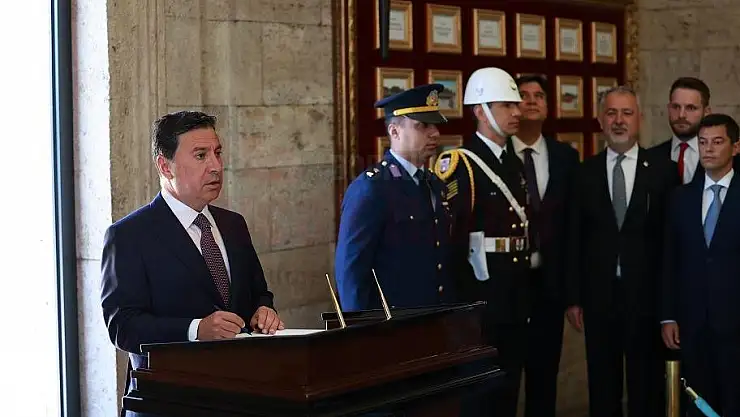 Başkan Ahmet Aras Anıtkabir'de Ata'nın Huzurunda