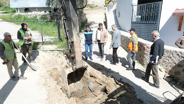 BAŞKAN ARAS YOL ÇALIŞMALARINI İNCELEDİ, HALKI DİNLEYEREK BİLGİLENDİRDİ