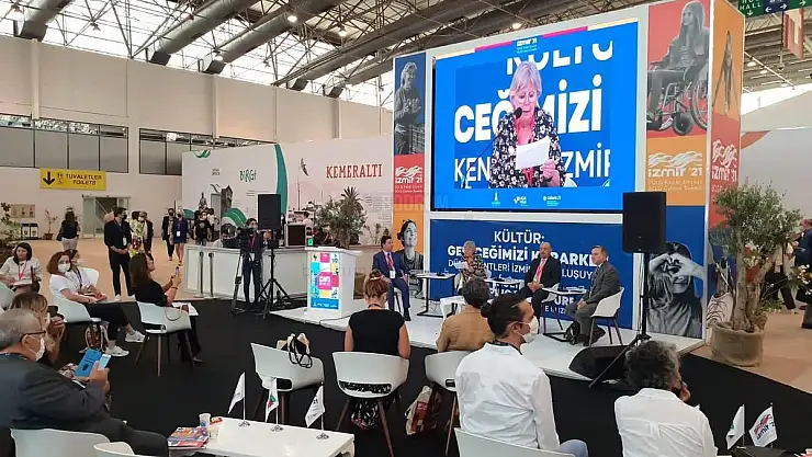 Başkan Aras'ın konuşması İzmir Kültür Zirvesi'ne damga vurdu