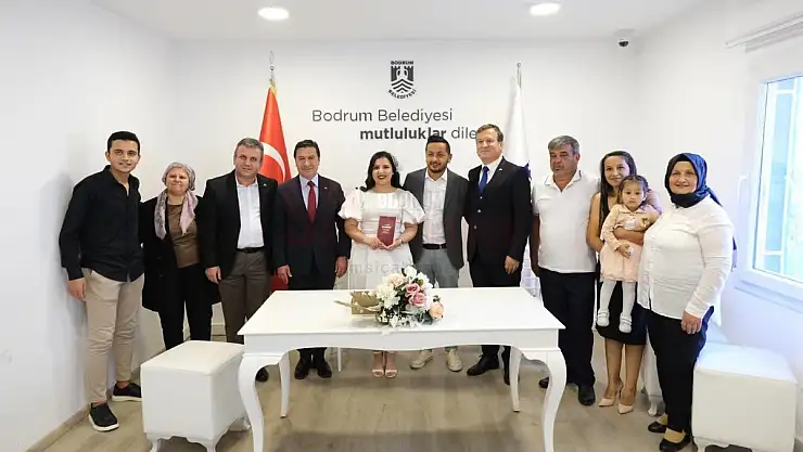 Başkan Aras'ın Nikahını Kıydığı Çiftin Şahitleri Tayyar Şafak Oldu