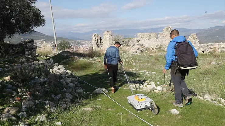 Beçin Antik Kentinde yer altı radarıyla tarihe ışık tutuluyor