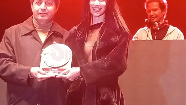 BELEDİYE MEYDANI SAHNESİ KONSERLERİ BAŞLADI