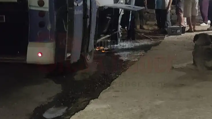 Belediye Personel Aracı Servis Dağıtırken Aniden Alev Aldı