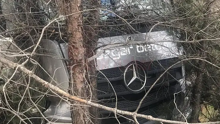 Beton Kamyonu Ağaçlara Çarparak Durabildi.