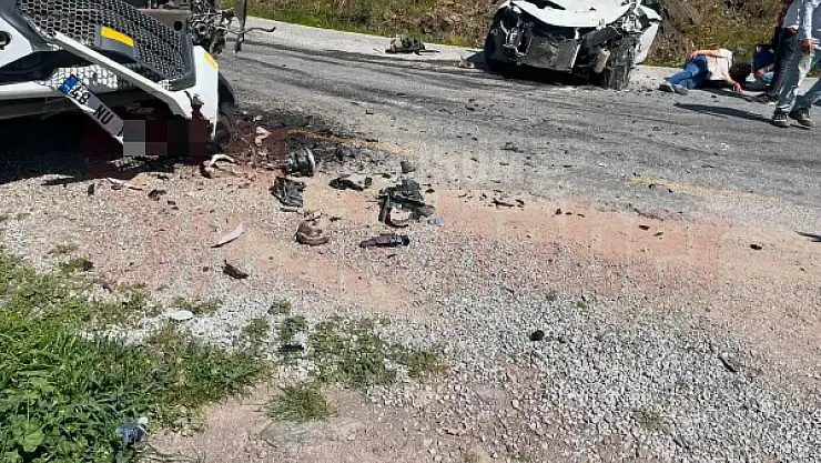 Beton Mikseri Otomobille Kafa Kafaya Çarpıştı