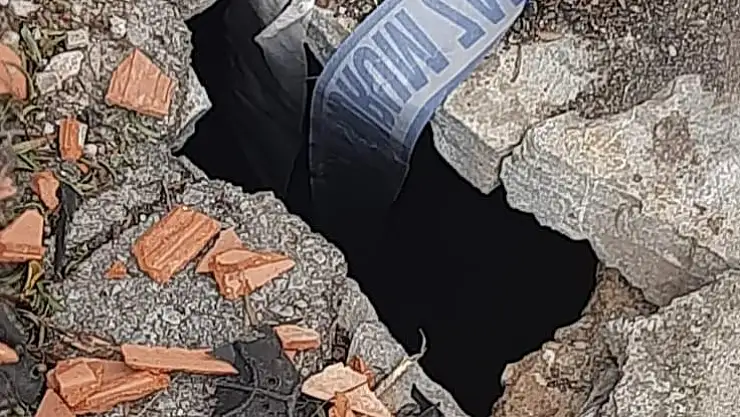 Bitez Mahallesi'nde Yol Çökmesi Tehlike Saçıyor