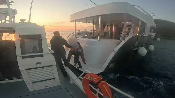 Bodrum Açıklarında Rahatsızlanan Vatandaş Sahil Güvenlik Tarafından Tahliye Edildi